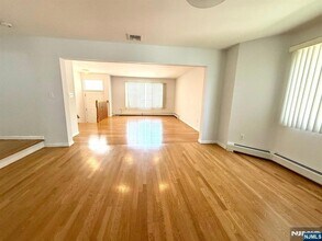 2436 3rd St in Fort Lee, NJ - Building Photo - Building Photo