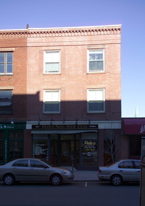 169-171 High St in Holyoke, MA - Foto de edificio