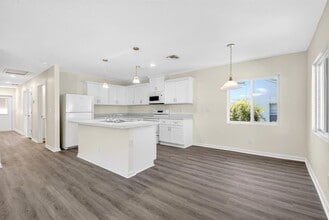 857 W 3rd St in West Palm Beach, FL - Foto de edificio - Building Photo