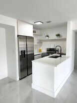 10033 Winding Lake Rd in Sunrise, FL - Building Photo