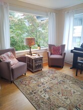 9727 Lake Shore Blvd NE in Seattle, WA - Building Photo - Building Photo