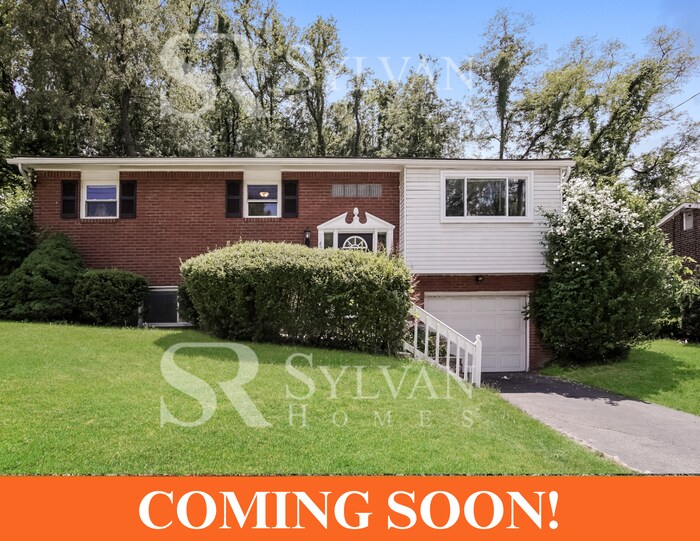 428 Springdale Dr in Pittsburgh, PA - Building Photo