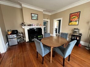 13 Sparhawk St, Unit 1 in Boston, MA - Foto de edificio - Building Photo