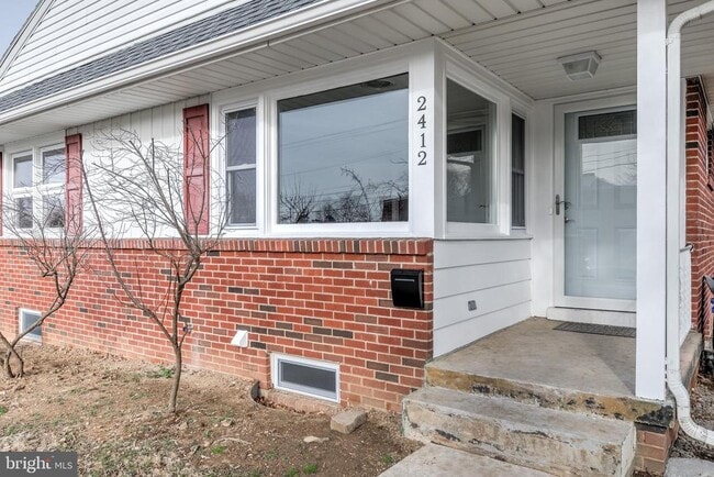 2412 Dickinson Ave in Camp Hill, PA - Building Photo - Building Photo