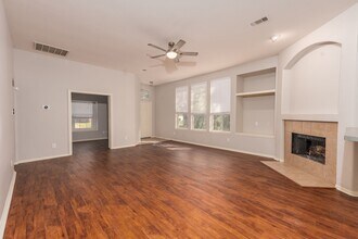 32015 Sue Ln in Pinehurst, TX - Building Photo - Building Photo