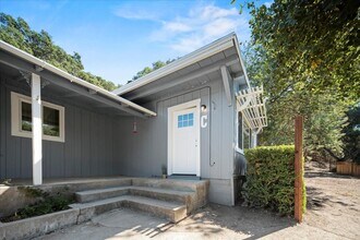 273 W Carmel Valley Rd, Unit Unit C in Carmel Valley, CA - Building Photo - Building Photo