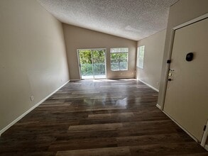 2560 Woodgate Blvd, Unit #207 in Orlando, FL - Building Photo - Building Photo