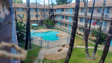 Jade Gardens Apartments in Alhambra, CA - Foto de edificio - Building Photo