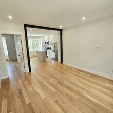 19 Roberts St, Unit #1 in Brookline, MA - Building Photo - Building Photo