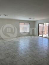 8807 E Stone Meadow Cir in Tucson, AZ - Building Photo - Building Photo