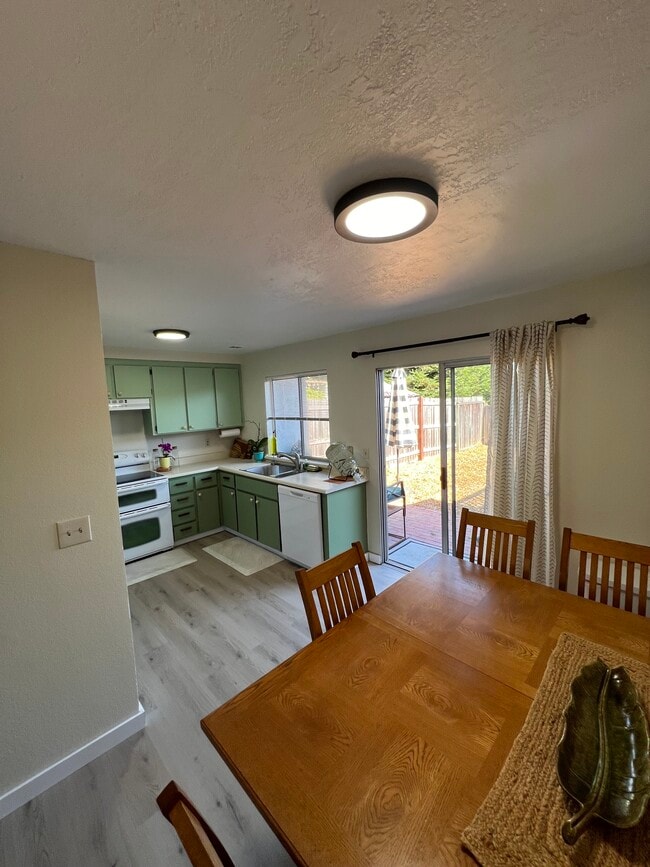 property at 405 Sailfish Dr