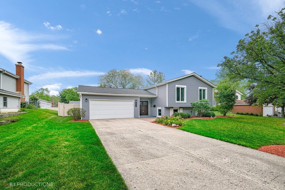 917 Ironwood Ave in Darien, IL - Building Photo