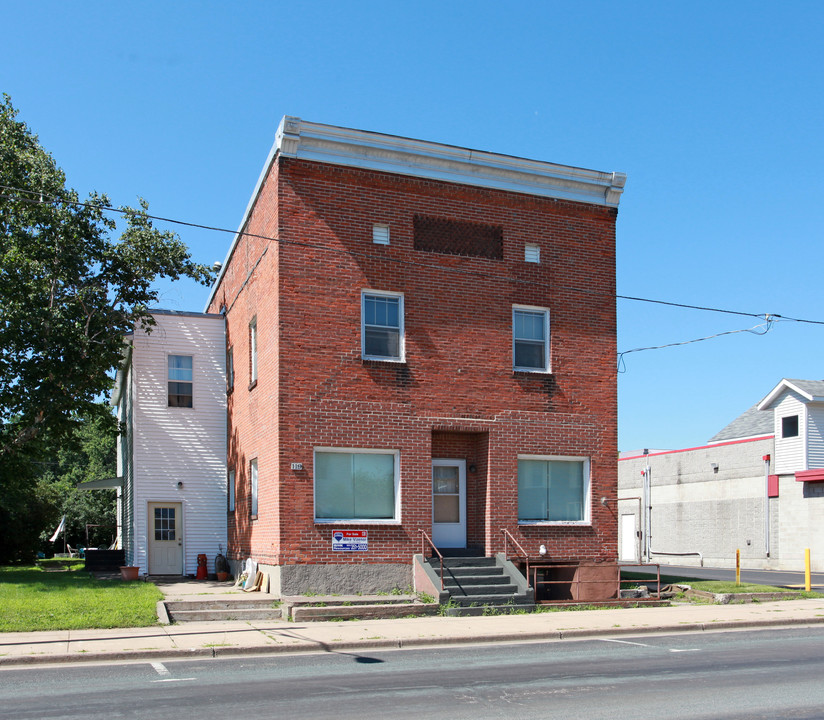 119 Spring St in Somerset, WI - Foto de edificio