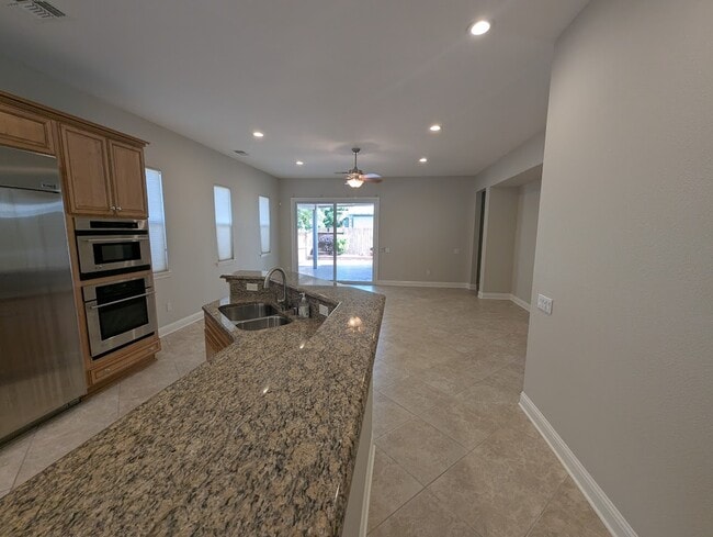 2057 Penstone Loop in Roseville, CA - Building Photo - Building Photo
