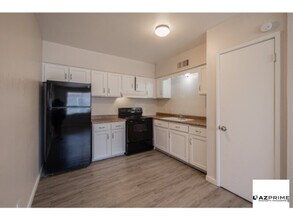 2350 E Broadway Rd in Mesa, AZ - Foto de edificio - Building Photo