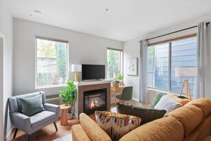 1607 NW Davis St in Portland, OR - Building Photo