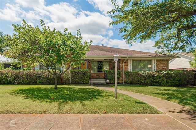 10910 Marchant Cir in Dallas, TX - Building Photo - Building Photo