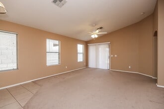 7814 S 72nd Ln in Phoenix, AZ - Building Photo - Building Photo