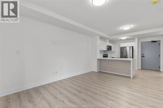 3340 Stella Crescent in Windsor, ON - Building Photo - Building Photo