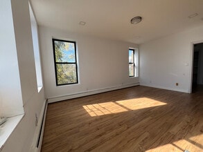 5121 2nd Ave in Brooklyn, NY - Building Photo - Building Photo