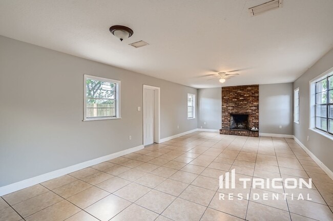 322 Notre Dame Dr in Altamonte Springs, FL - Foto de edificio - Building Photo