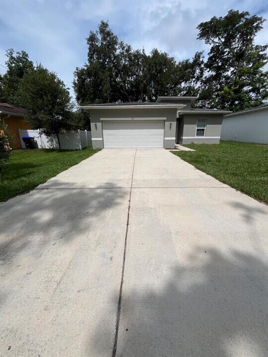 124 Roger Williams Rd in Apopka, FL - Building Photo