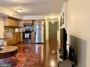 50 S 2nd St, Unit 2B in Philadelphia, PA - Building Photo - Building Photo