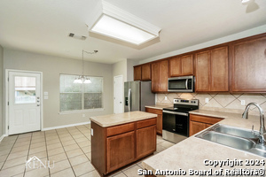 910 Siena View in San Antonio, TX - Building Photo - Building Photo