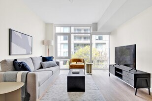 210 Wall St in Seattle, WA - Building Photo