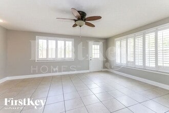584 Riverside Dr in Palm Beach Gardens, FL - Building Photo - Building Photo