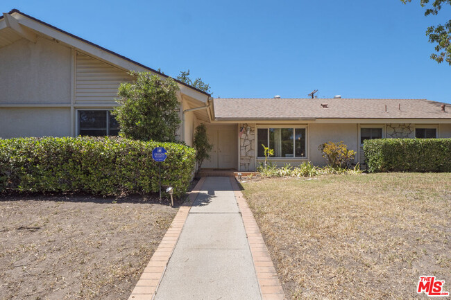 9601 Corbin Ave-Unit -A in Los Angeles, CA - Building Photo - Building Photo