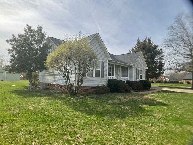 property at 728 Emerson Dr