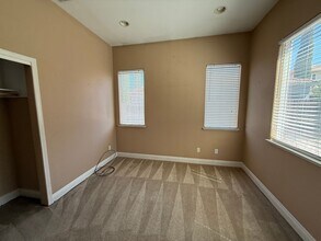 10185 Porto Moniz Way in Elk Grove, CA - Building Photo - Building Photo