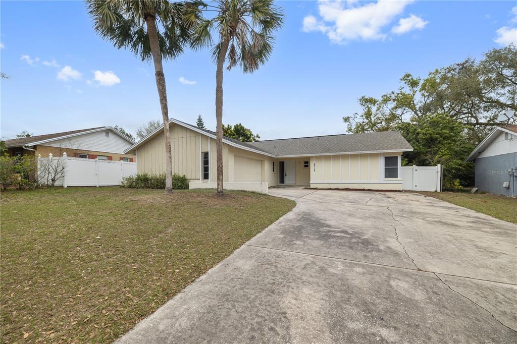 8518 Renald Blvd in Tampa, FL - Building Photo