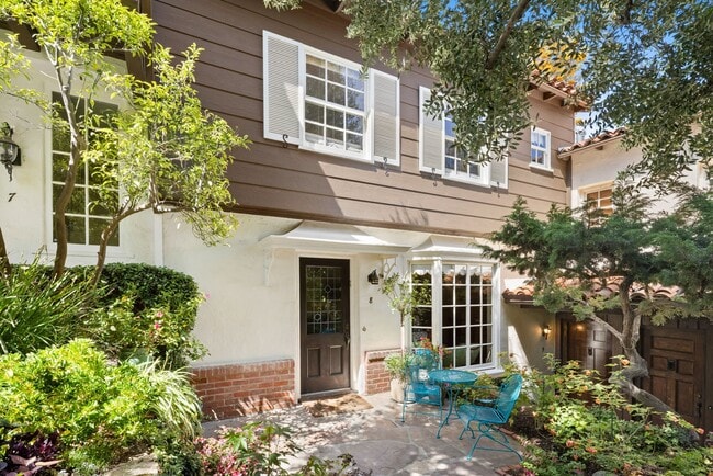 10966 Strathmore Dr in Los Angeles, CA - Building Photo - Building Photo