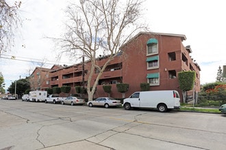 Vista Terrace Apartments in Santa Ana, CA - Building Photo - Building Photo