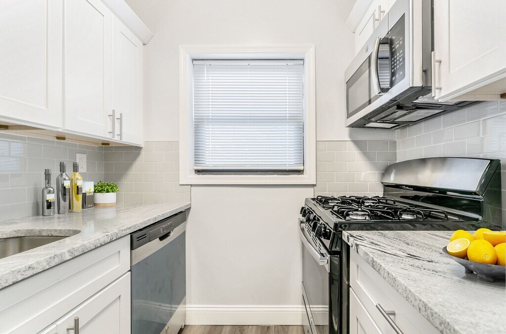 Eagle Rock Apartments at Hicksville & Jericho in Hicksville, NY