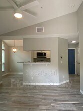 8642 Mallard Reserve Dr in Tampa, FL - Building Photo - Building Photo