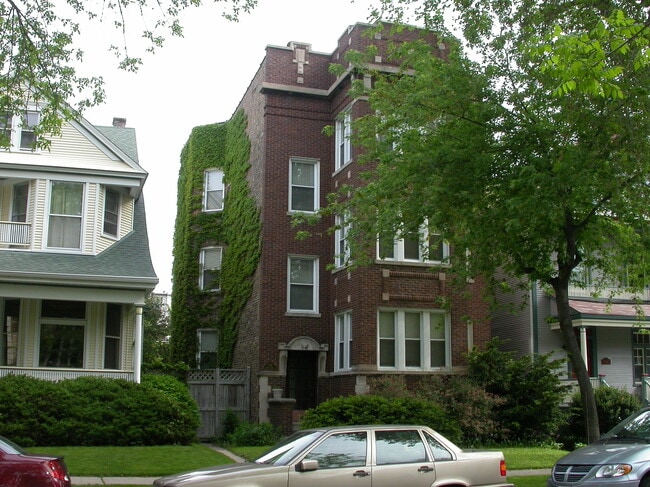 1338 W Winona St, Unit 3