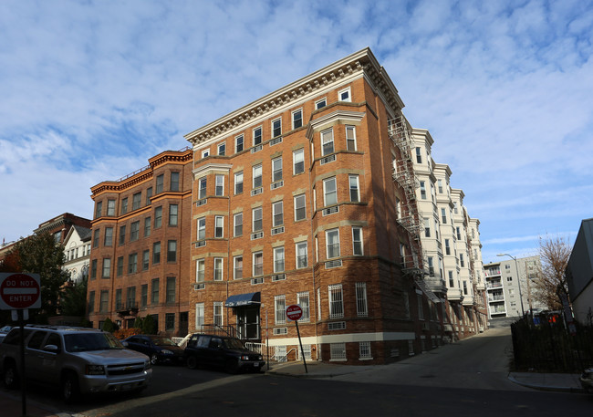 The Hillside in Washington, DC - Building Photo - Building Photo