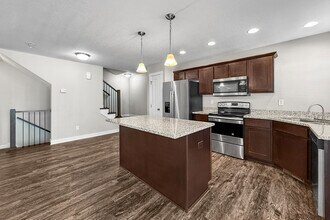 2721 NW Lois Ln in Ankeny, IA - Building Photo - Building Photo