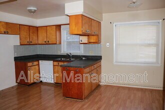 26601 Lakeshore Blvd in Euclid, OH - Building Photo - Building Photo