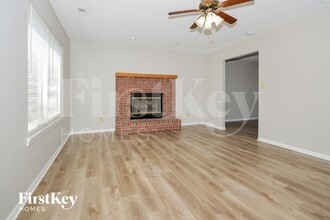 6344 River Valley Way in Indianapolis, IN - Foto de edificio - Building Photo