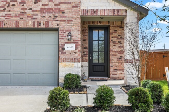 2108 Sweet Bay Dr in Texas City, TX - Building Photo - Building Photo