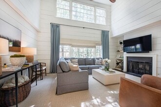 3211 Circle Oaks Dr SE in Atlanta, GA - Building Photo - Building Photo