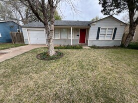 4012 32nd St in Lubbock, TX - Building Photo