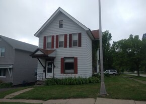 325 N 10th Ave W in Duluth, MN - Building Photo