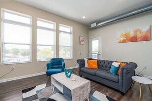 2205 N Delaware St in Indianapolis, IN - Building Photo