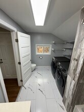 15 Essex St, Unit 2nd floor in Dover, NH - Building Photo - Building Photo