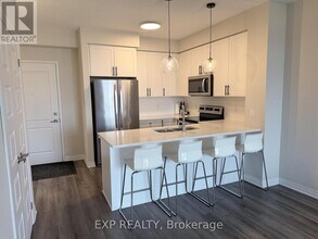 610 Farmstead Dr in Milton, ON - Building Photo - Building Photo